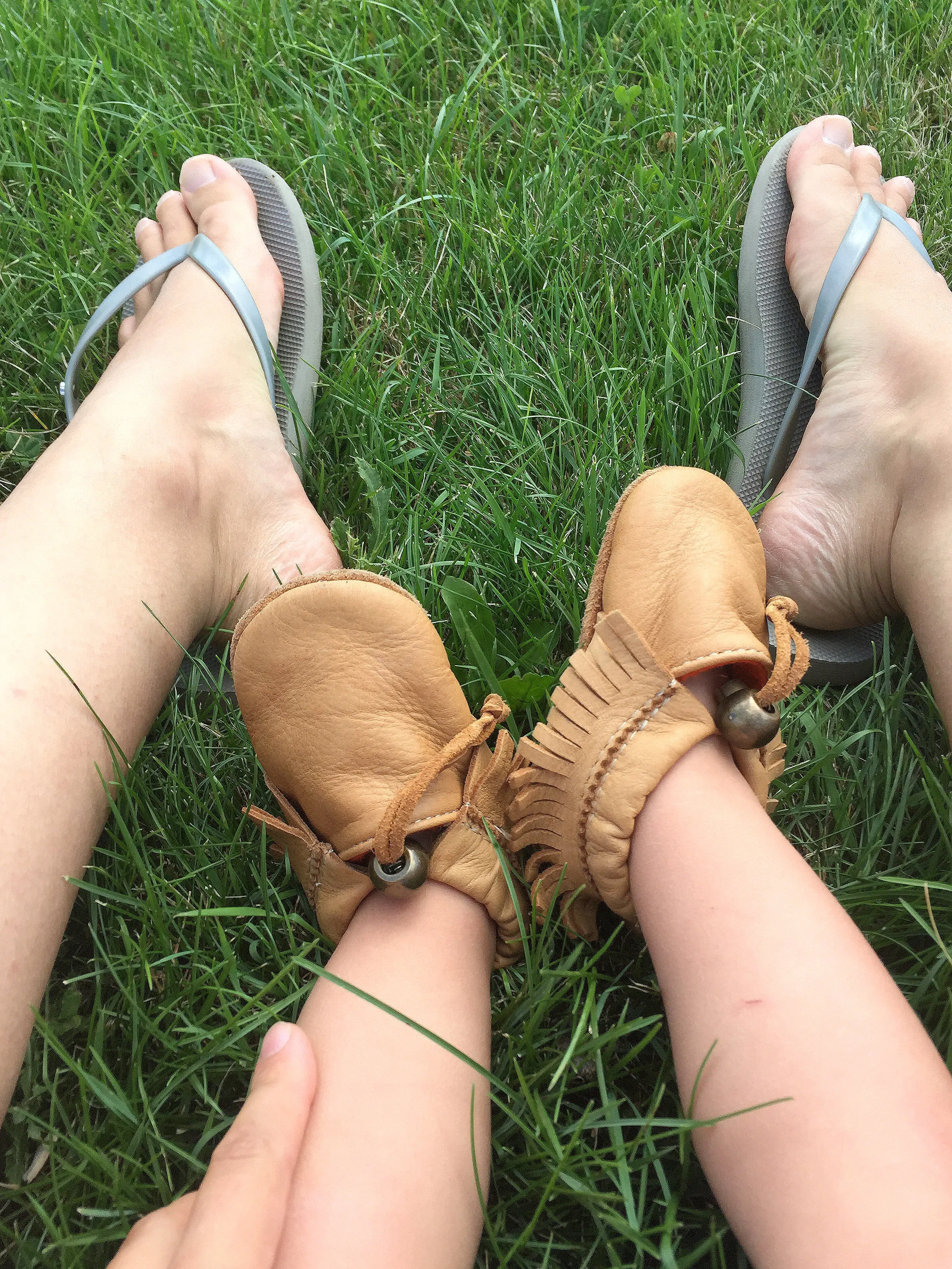 Baby Earthing Moccasins Bear Paw 164