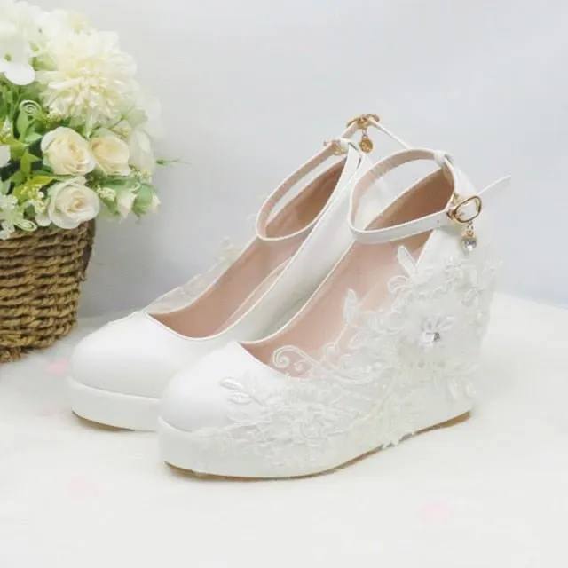 BAOYAFANG Bodacious White Flower High Heel Platform or Wedge Shoes