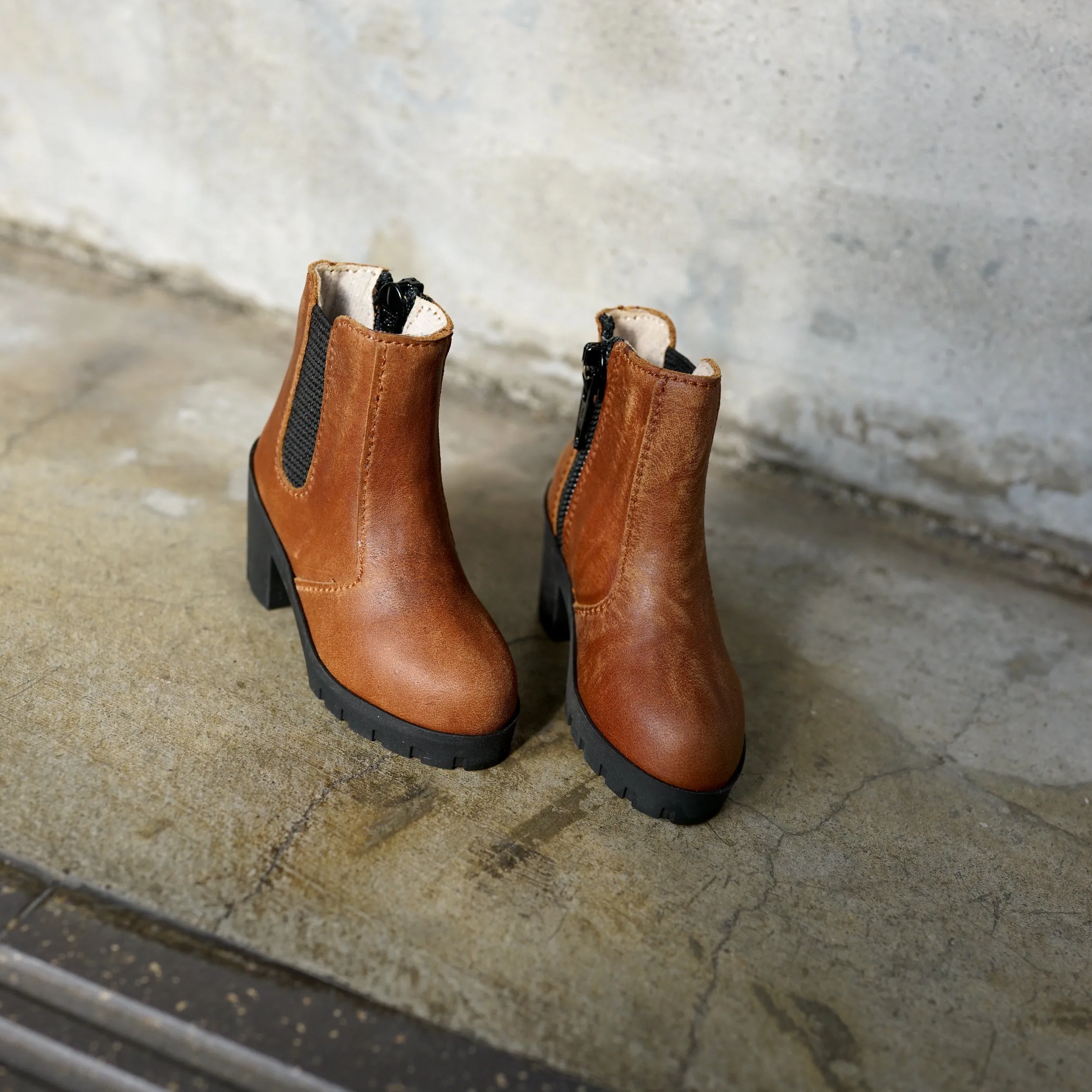 Chelsea Boots (Brown)