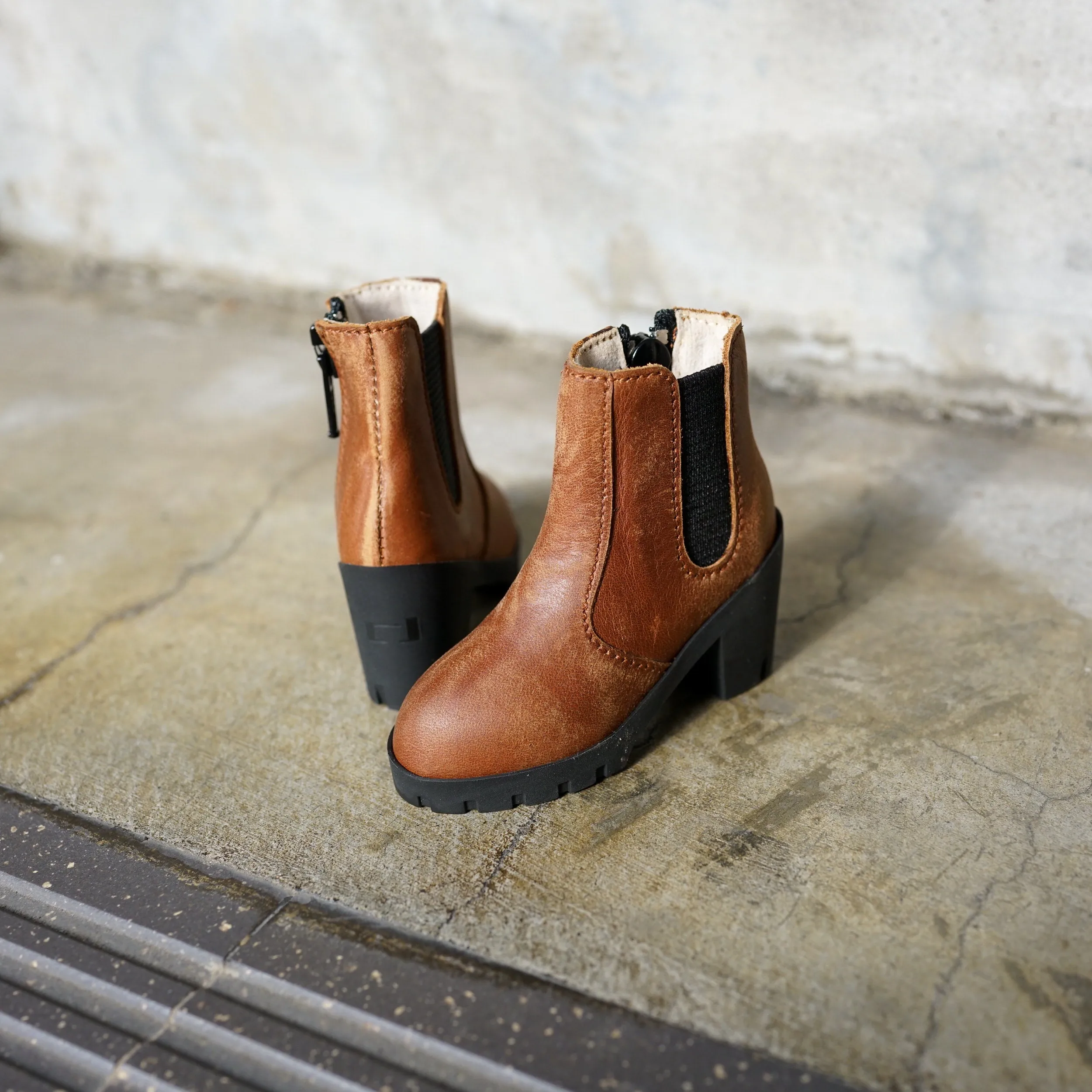 Chelsea Boots (Brown)