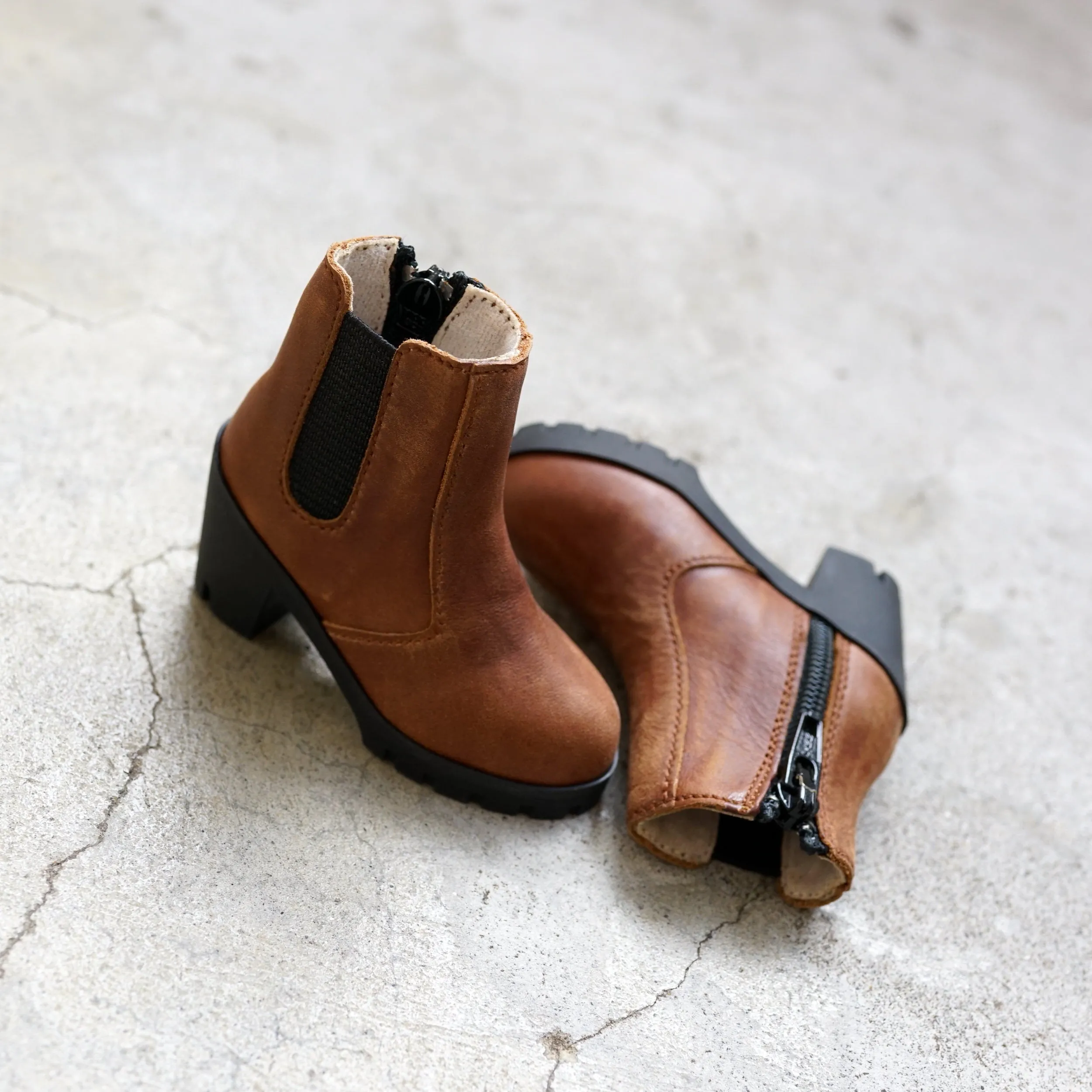 Chelsea Boots (Brown)