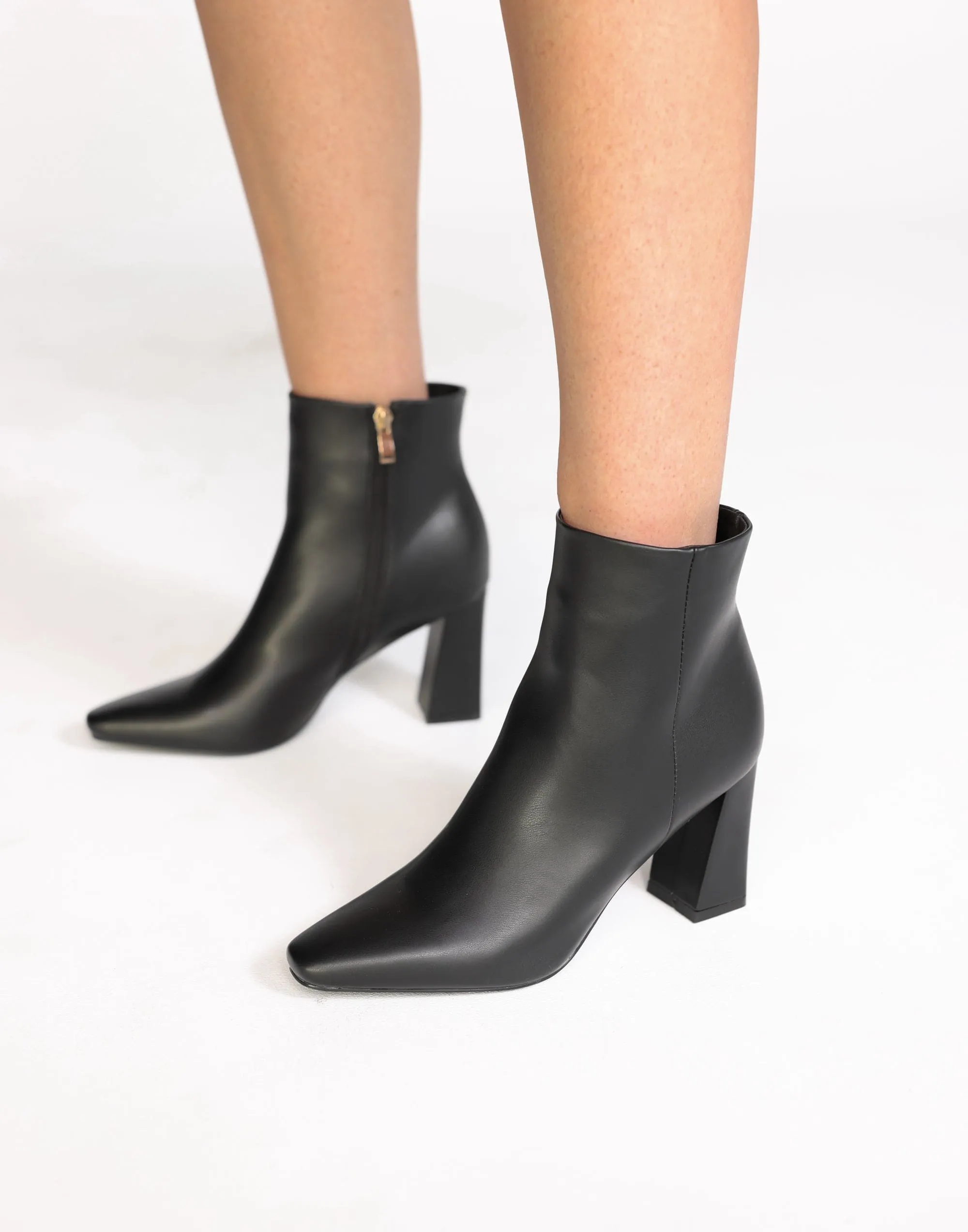 Indeera Boots (Black) - By Billini