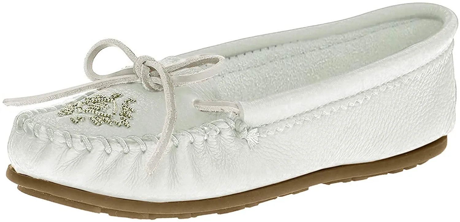 Minnetonka Women's Deerskin Beaded Moccasin