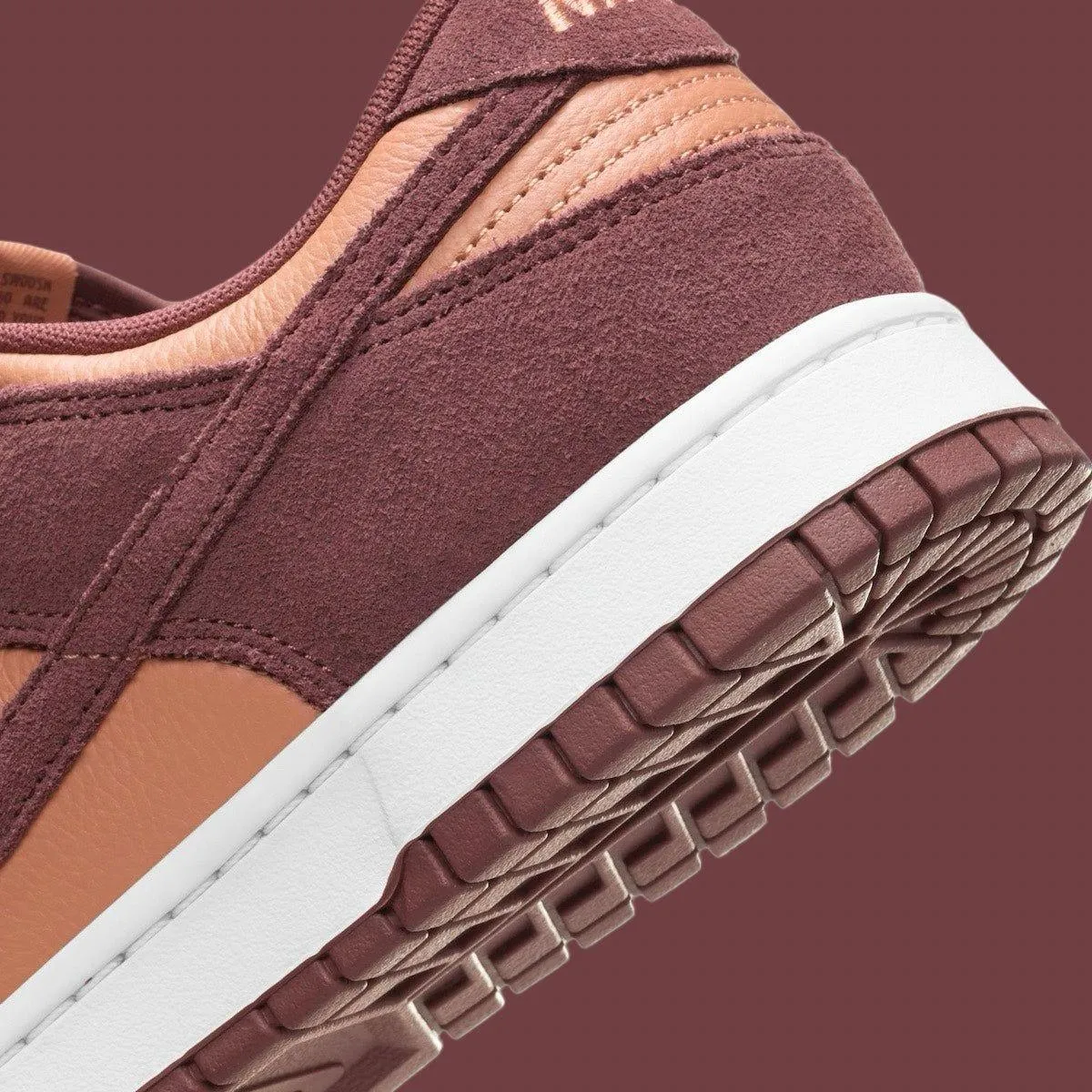 Nike Men's Dunk Low Se Shoes - Amber Brown / Dark Pony / White