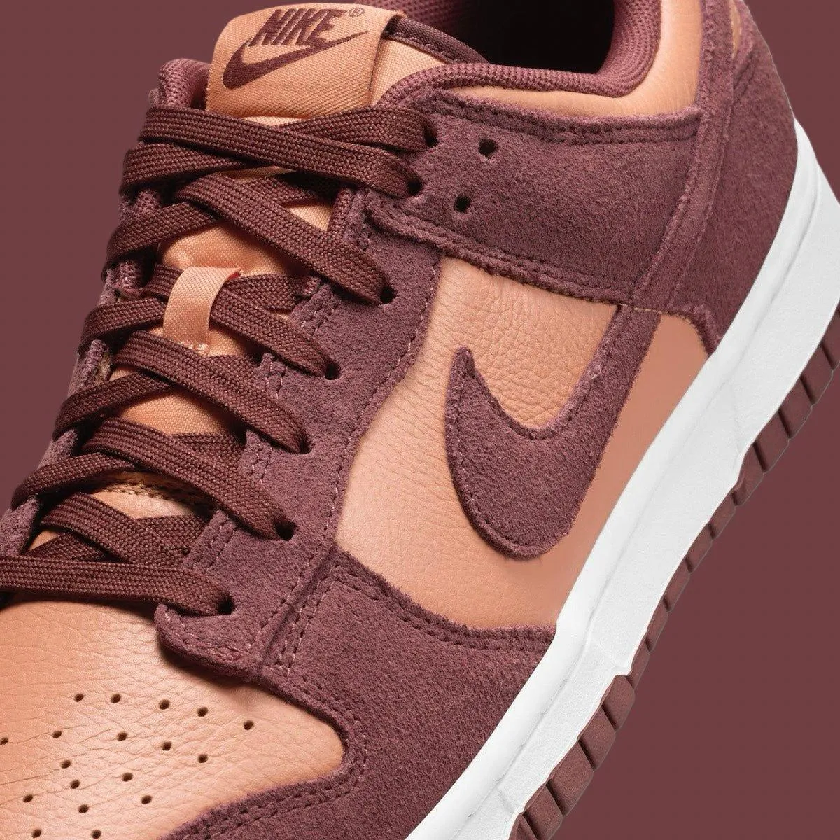 Nike Men's Dunk Low Se Shoes - Amber Brown / Dark Pony / White