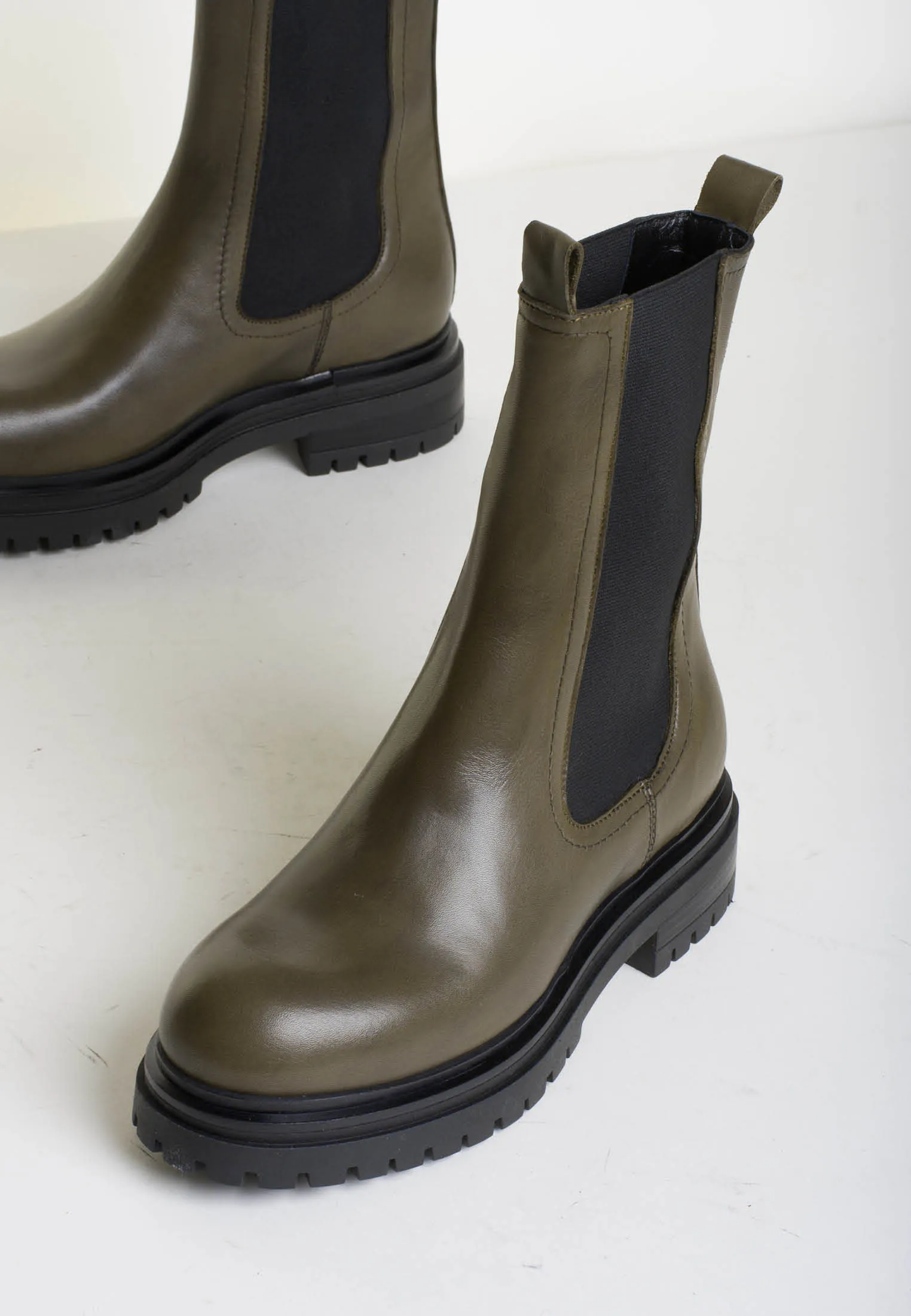 Teo Cactus Chelsea Boots